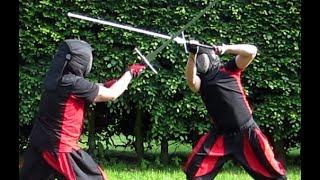 16 different ways to strike with a Longsword