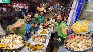 Kharadar food street per iftar karne pohanch gae  Aisa mahol kahin nahi dekha