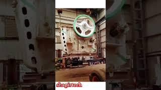 Repairing a Jaw Crusher #jawcrusher #heavymachinery #metso