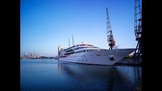 Luxury Yacht ! Billionaire London Hotel !