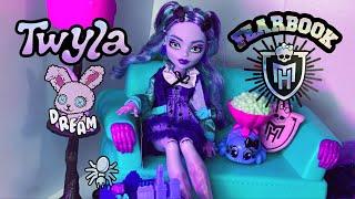 (Adult Collector) Monster High Twyla Fearbook Unboxing!