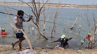 Fisherman Struggles lot To Get Out These Big fishes in Krishna River|Unbelievable Hook fishing