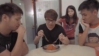 【挑戰#2】一分鐘吃完！韓國辣面 + 小辣椒 KOREAN SPICY NOODLES