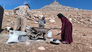 The help of master builder and shopkeeper to build the dream house of Afsane and her daughters