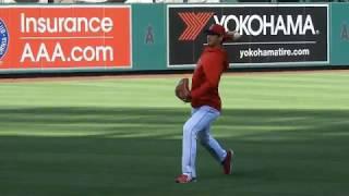 Shohei Ohtani Playing a Catch (2018 June.1 @Angel Stadium)