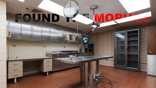 Exploring Abandoned Chicago Hospital With Security Patrolling