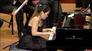 Shinni Liu pianist.