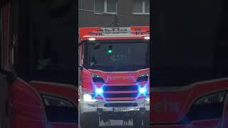 Das Nagelneue LF-L auf #einsatzfahrt von der #freiwilligefeuerwehr #köln Urbach