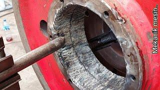 How overseas repair workshops repair damaged bearing housing pulleys