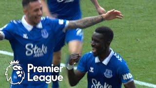 Idrissa Gueye's free kick deflects in to give Everton lead v. Arsenal | Premier League | NBC Sports