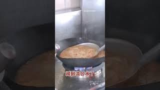 【 𝘼𝙝 𝘽𝙤𝙮 𝘼𝙨𝙖𝙢 𝙁𝙞𝙨𝙝 】 这里的Asam鱼和咕噜肉，吃了包你一定再回来 这一家只有本地马六甲人才知道的美食 位于马六甲Batu Berendam Pasar Borong17号档口