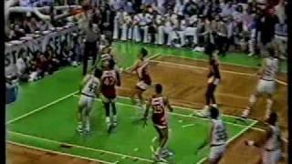 Larry Bird 32 pts, 14 asts vs. Hawks (1987)