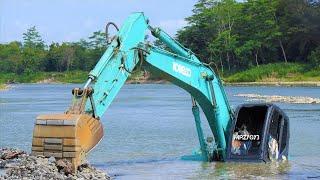 Kobelco SK200 Excavators Drowned Heavy Recovery From The River