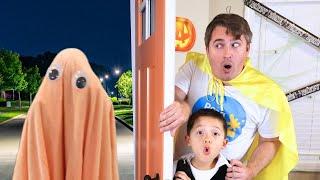 Who's at the Door on Halloween Baby Rainbow Ghost and Halloween vending Machine Story