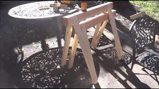 Making a simple sawhorse using only a circular saw and a drill for under $10. Armando un caballete.