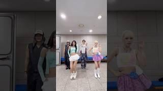 #STRATEGY with #HYUNJIN & #JISEOK #TWICE #트와이스 #MINA #미나 #TZUYU #쯔위#BigOcean #빅오션 #현진 #지석