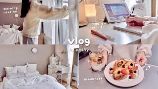 7AM Morning Routine ️ cozy & productive️ simple breakfast , housework, walking, gel nails