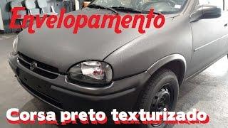 Envelopamento Corsa preto Krusher texturizado. UPGRADE GARAGE Envelopamentos