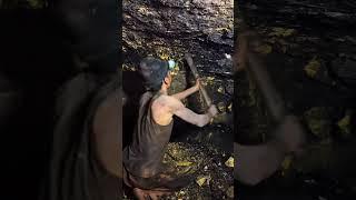 Poor man Working in coal and gold mine. #mining #gold #coal #rich #usa #blackgold #Europe #Africa