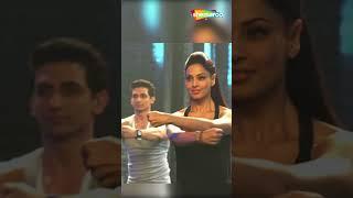 Bipasha Basu Fitness Tips | Exercise | Side To Side | Easy Walk | Shemaroo Lifestyle | #shorts