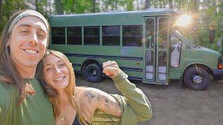 School Bus Conversion Tour: Off Grid Tiny Home on Wheels!