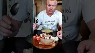 Вермишелевый суп на обед у Женечки
