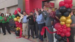 H-E-B opens first low-price Joe V’s Smart Shop in Dallas