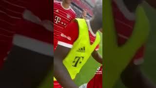 Bayern fan runs on field to see Sadie Mane!