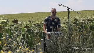 Ömer arslan doğada davul performans