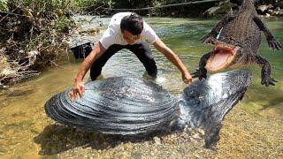 Nourishing clams in a continuous stream of spring water, the pearls inside are full and beautiful