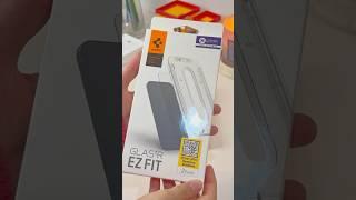 Unboxing & Installing Spigen Screen Protector for iPhone 15