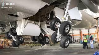 Boeing 747-400 landing gear Up-Down check️