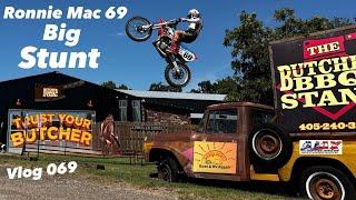 Ronnie Mac 69 does a Big Stunt