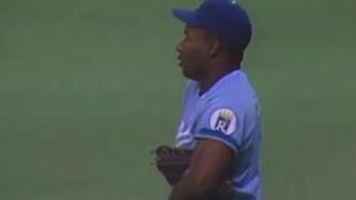 KC@SEA: Bo Jackson's cannon gets Reynolds at home