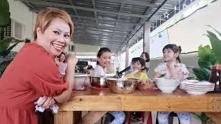 goreng mee hoon Kari kerang, Untuk menjamu kawan kawan yang bertandang ke rumah saya.