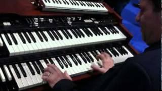 Keyboard Magazine NAMM 2012: Larry Goldings at the Hammond Organ booth