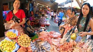 Cambodian street food @ wet market Phnom Penh - fish, chicken, pork, vegetables & more