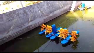 Paddle wheel aerator variable speed for raceway