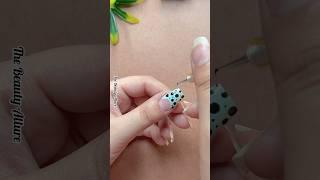 Easy dot nail art design #nailart2025 #shorts #shortvideo
