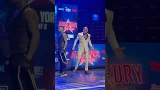Oscar De La Hoya gets HYPED During Teofimo Lopez & Arnold Barboza INTENSE Face Off! #shorts