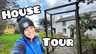 HOUSE TOUR  | + Our little Disaster