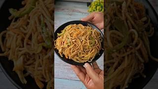 Chilli Garlic Noodles #viralvideo #garlic #chowmein #shortvideo #shorts #food #foodies #cookingvlog