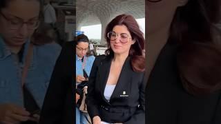 Akshay Kumar's Wife Twinkle Khanna Papped At Airport #shorts #ytshorts #bollywood #viral #jaan