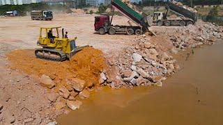 Really Excellent! Skills Driver Bulldozer Push Stone with Dump Truck Moving Stone Filling into Water