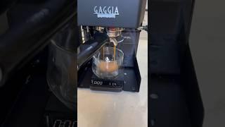Tips for home baristas! Number 2: Weighing #coffee #espresso #barista #cafe #coffeetime #latteart
