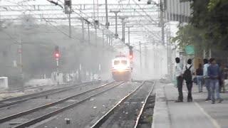 Gatimaan Express-THE MODERN FASTEST TRAIN OF INDIA BURNS THE TRACKS AT 160+KMPH!!