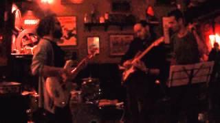 Dou Dou Fizz - Live At The Shaman's Irish Pub - (AQ)