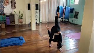 asymmetric forearmstand pincha #yogasamui