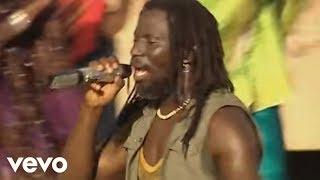 Tiken Jah Fakoly - Ouvrez les frontières ft. Soprano