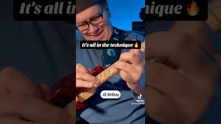 Never knew #guitarists with jumbo fingers could finger-tap like #EVH #DrGuy